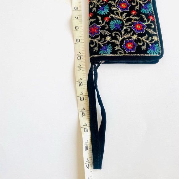 ⭐️ HOST PICK ⭐️ Colorful Handmade Clutch Purse - Picture 5 of 7